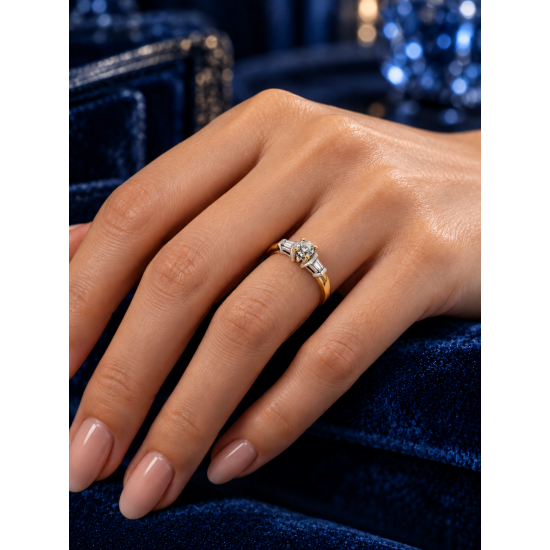 Pre Owned 18ct Diamond Solitaire ZC245